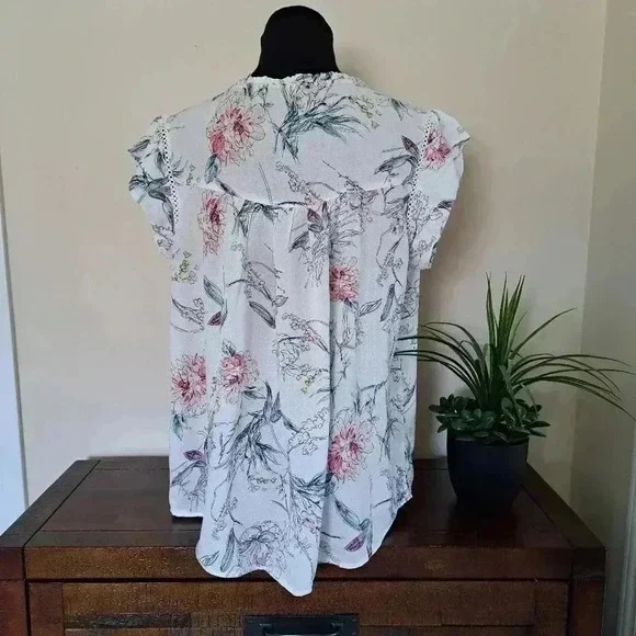 Buffalo David Bitton Floral Blouse Lightweight Flowy Top Medium White Pink Green - Picture 3 of 11